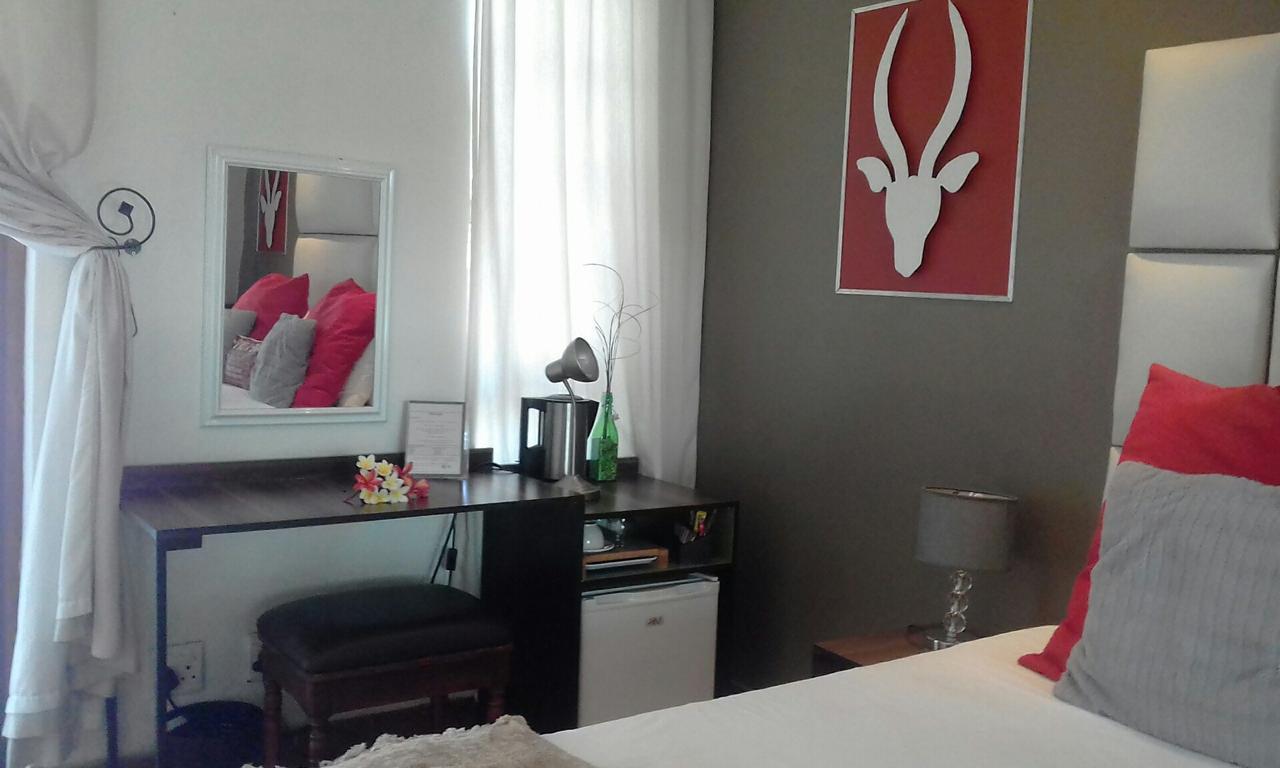 Cu Guest House พาลาบอร์วา ภายนอก รูปภาพ