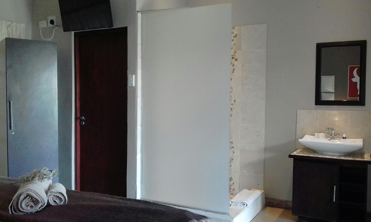 Cu Guest House พาลาบอร์วา ภายนอก รูปภาพ
