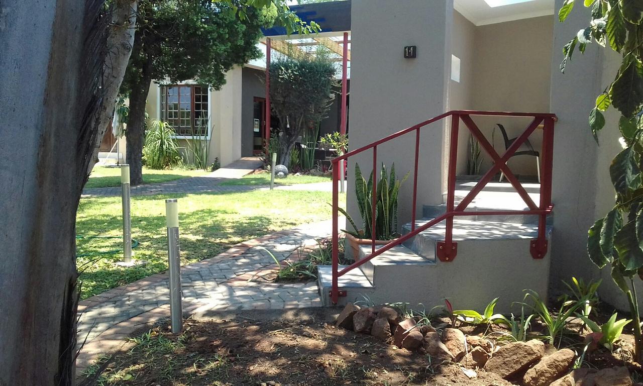Cu Guest House พาลาบอร์วา ภายนอก รูปภาพ