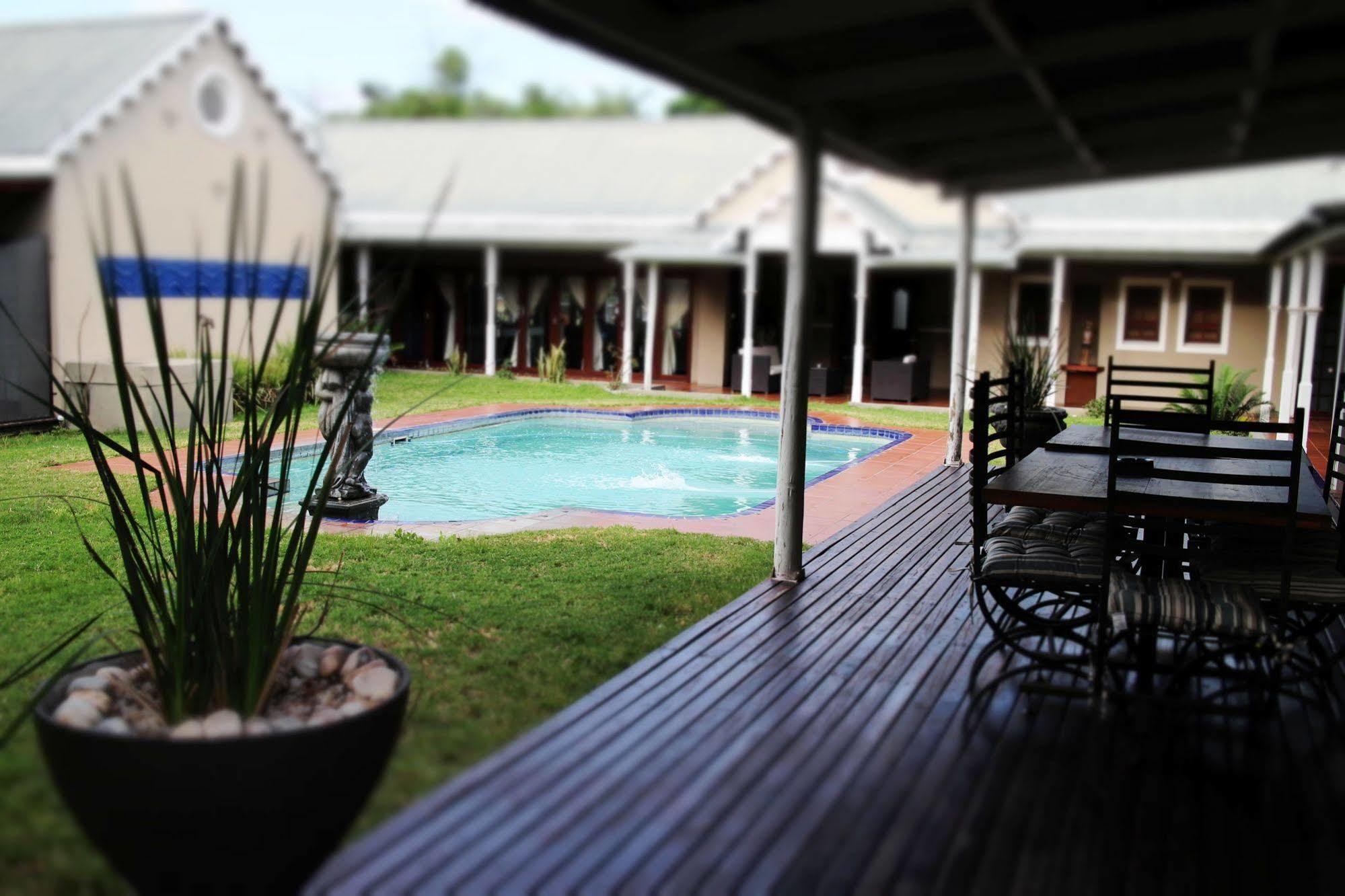 Cu Guest House พาลาบอร์วา ภายนอก รูปภาพ