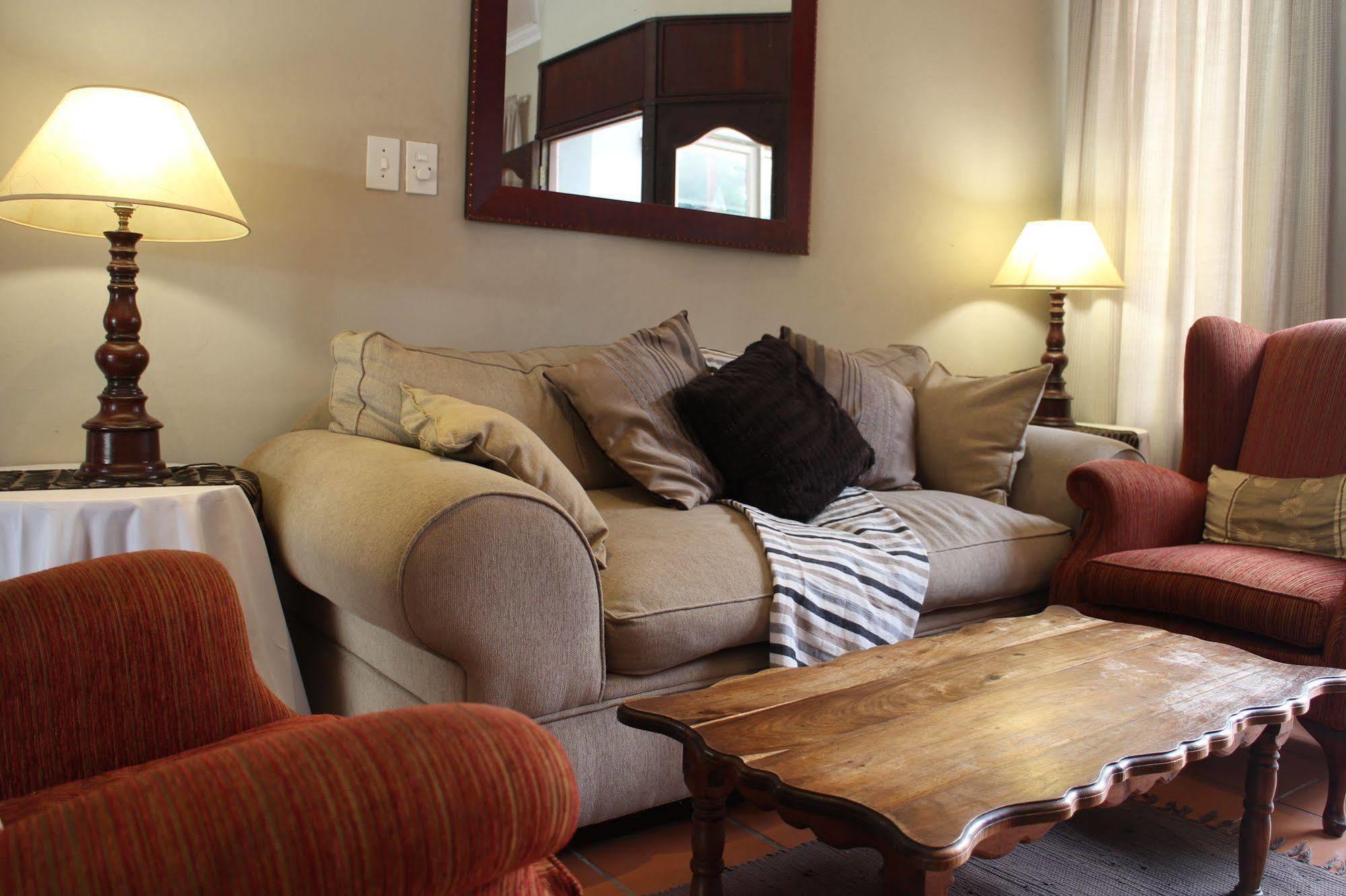 Cu Guest House พาลาบอร์วา ภายนอก รูปภาพ
