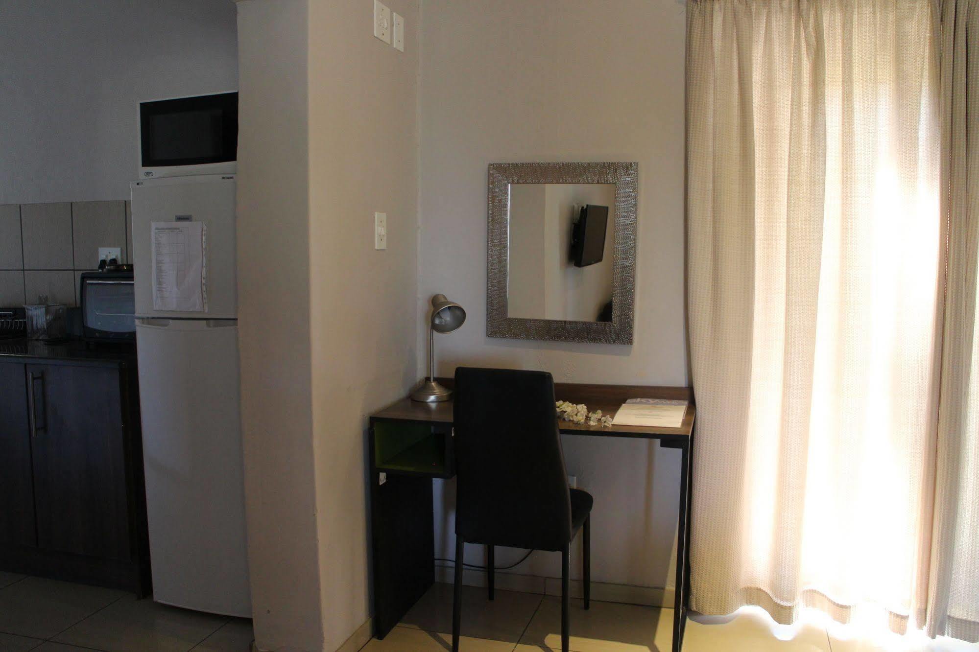 Cu Guest House พาลาบอร์วา ภายนอก รูปภาพ