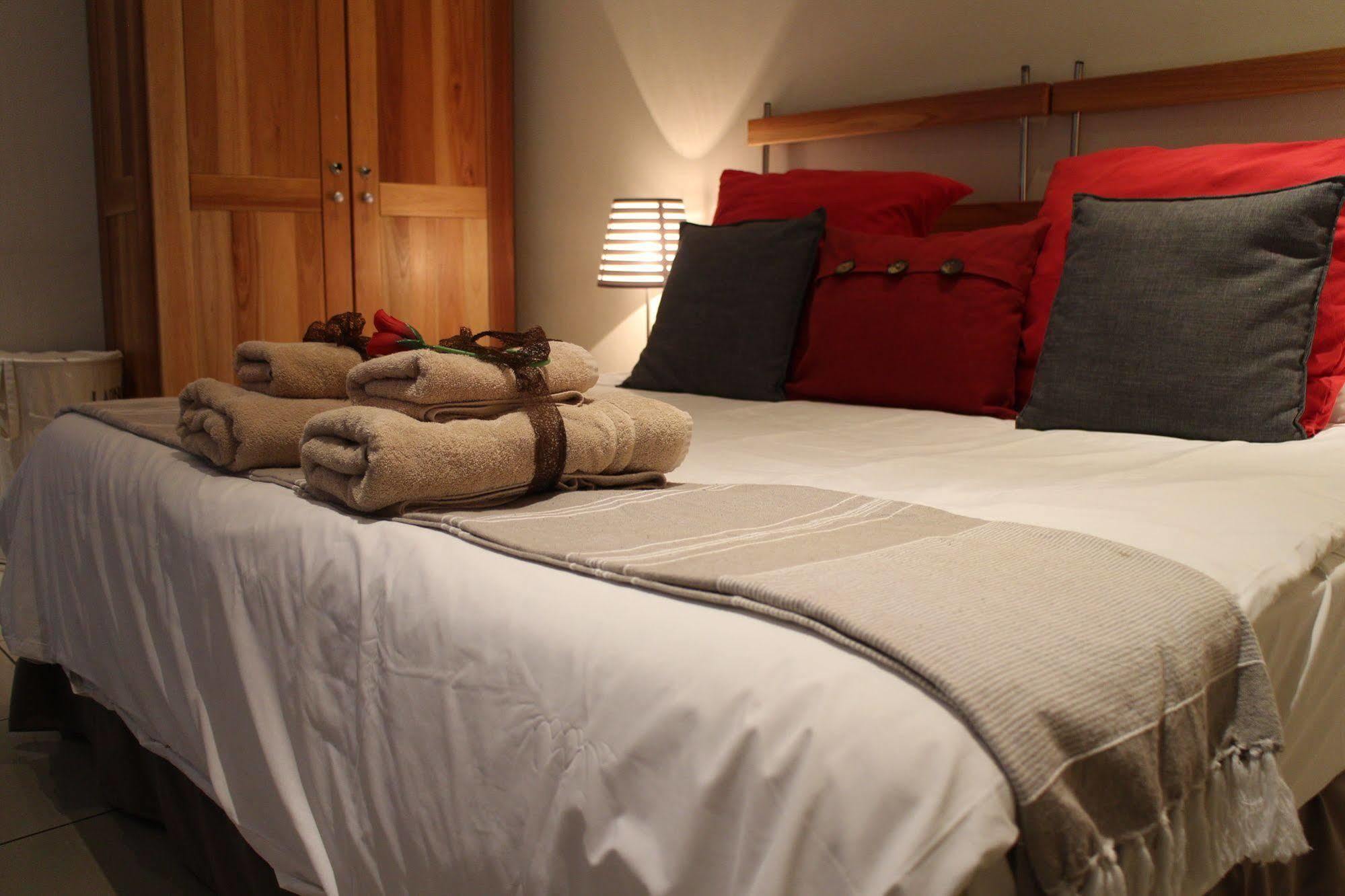 Cu Guest House พาลาบอร์วา ภายนอก รูปภาพ