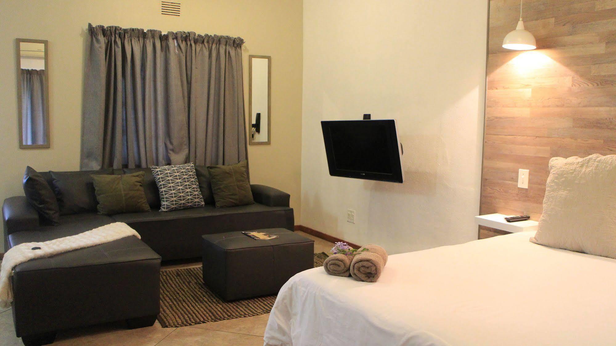Cu Guest House พาลาบอร์วา ภายนอก รูปภาพ