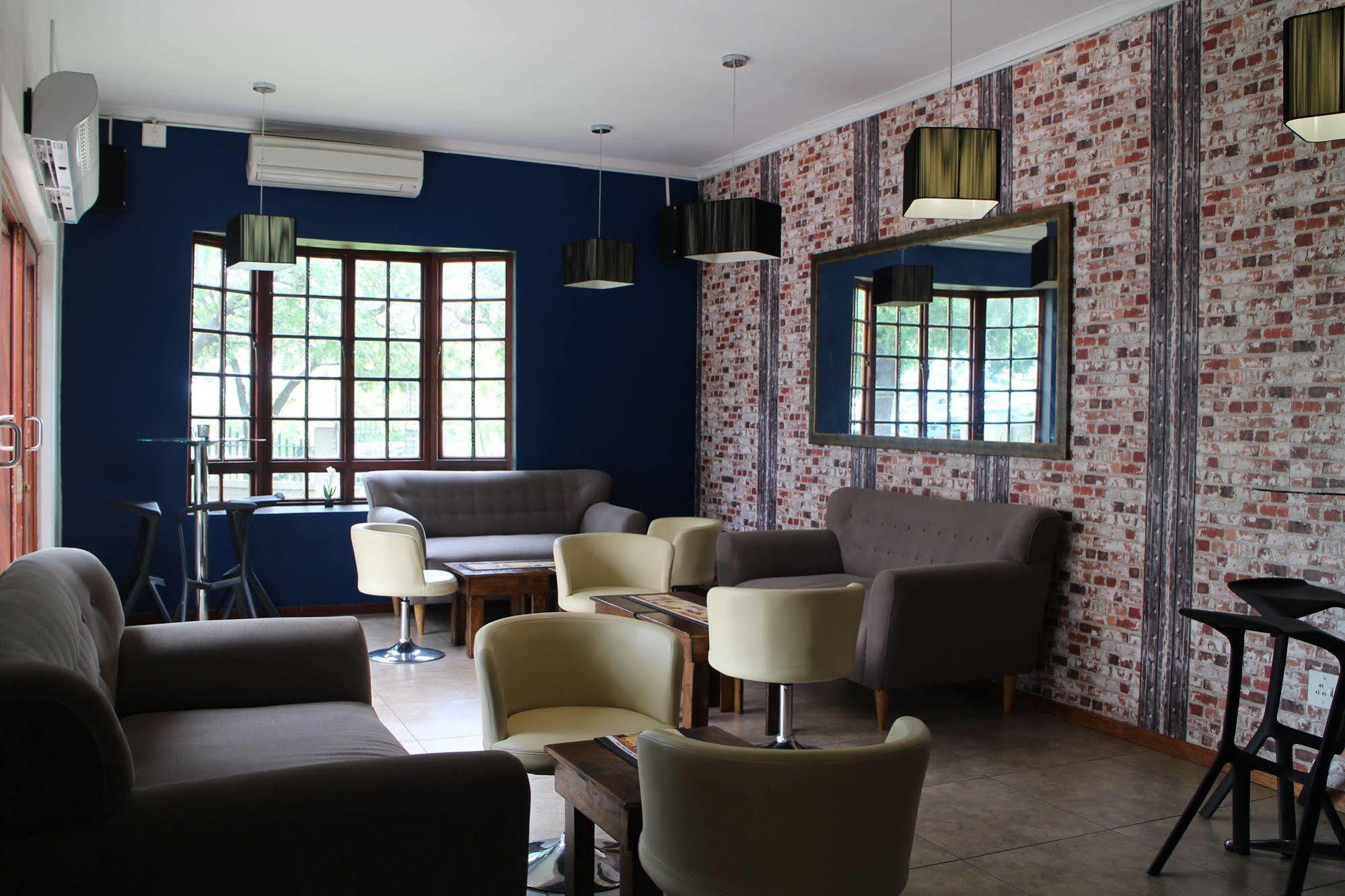 Cu Guest House พาลาบอร์วา ภายนอก รูปภาพ