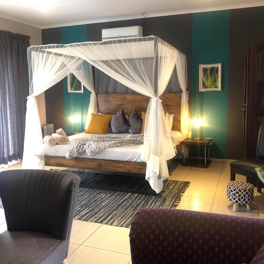 Cu Guest House พาลาบอร์วา ภายนอก รูปภาพ